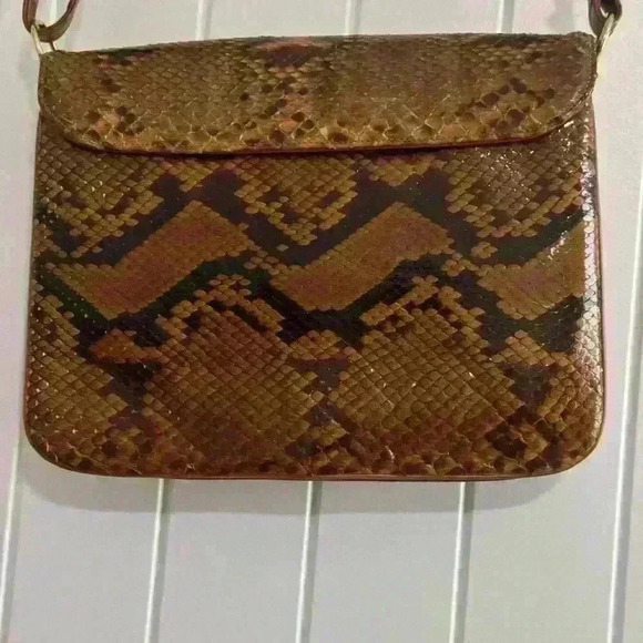 Chic de Paris Leather Shoulder Bag  Snake Skin Adjustable Strap Gold Hardware - Picture 2 of 10